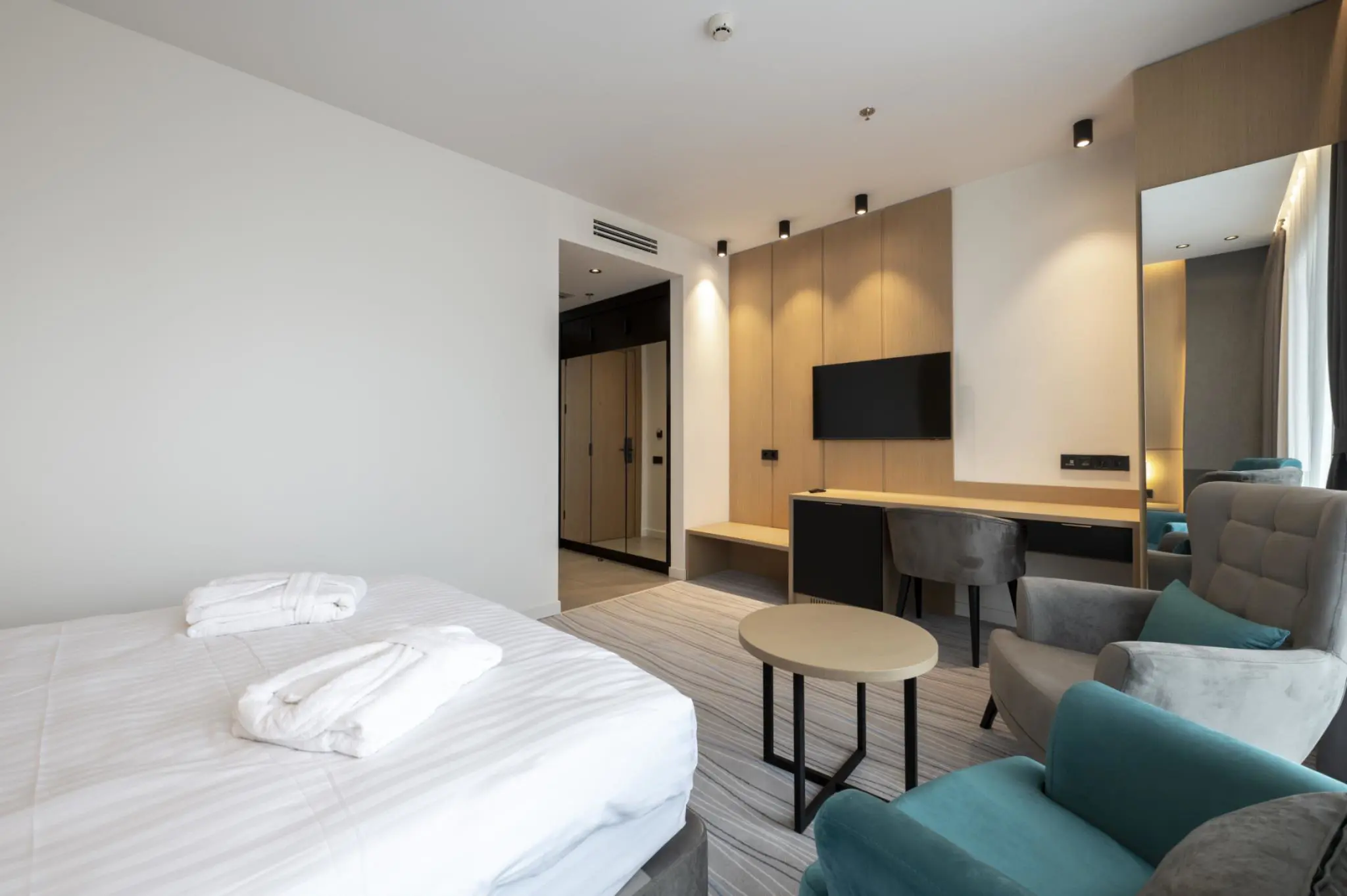 Standard Double Room with Sea View and Balcony