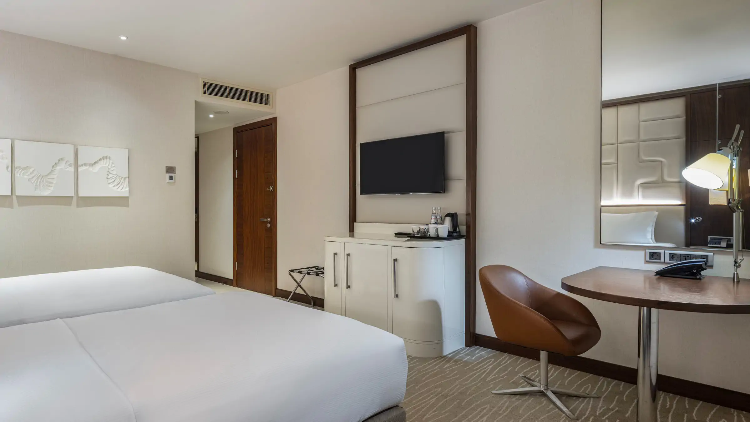 Twin Guestroom with Balcony