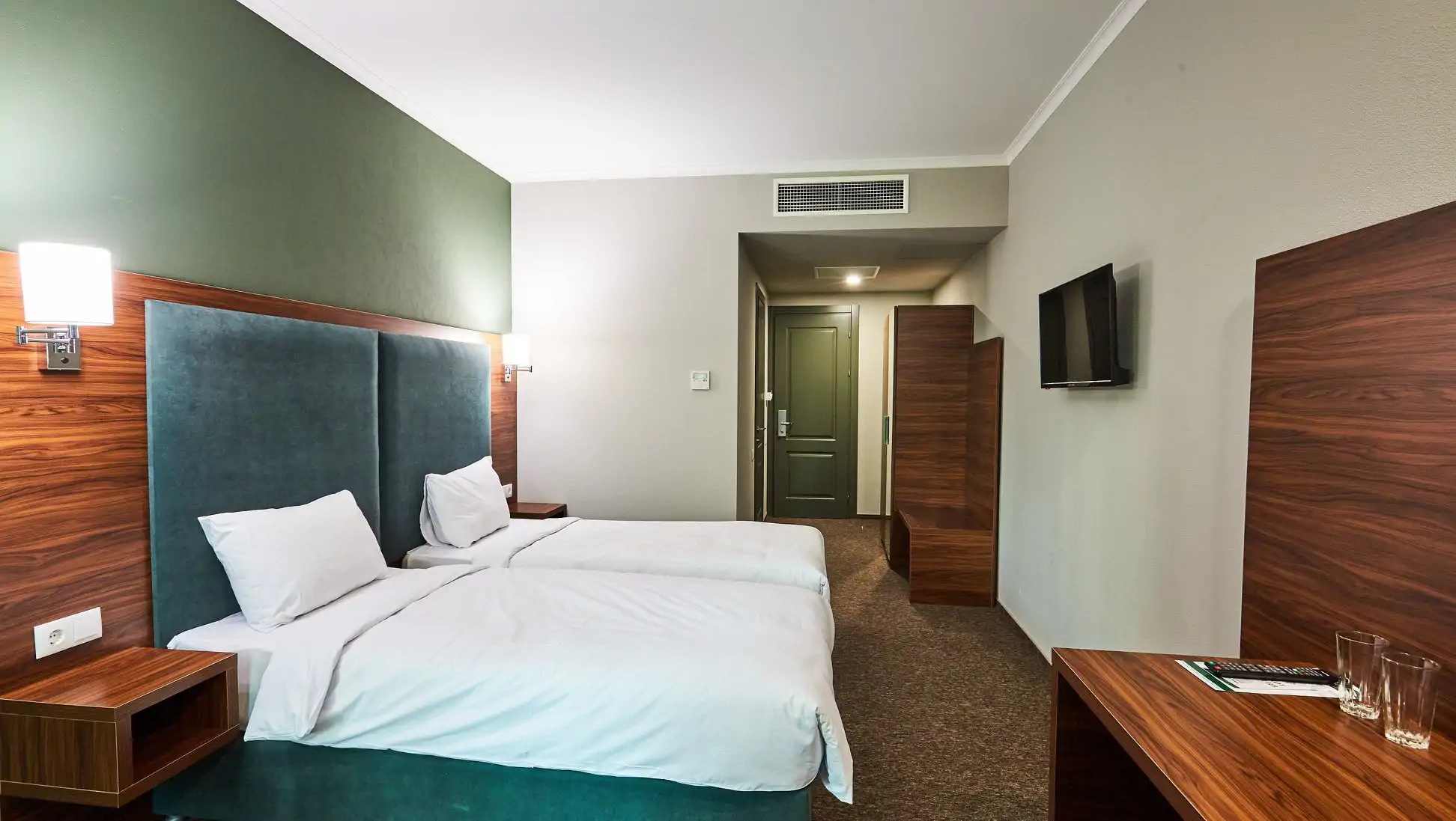 Deluxe Double or Twin Room with City View