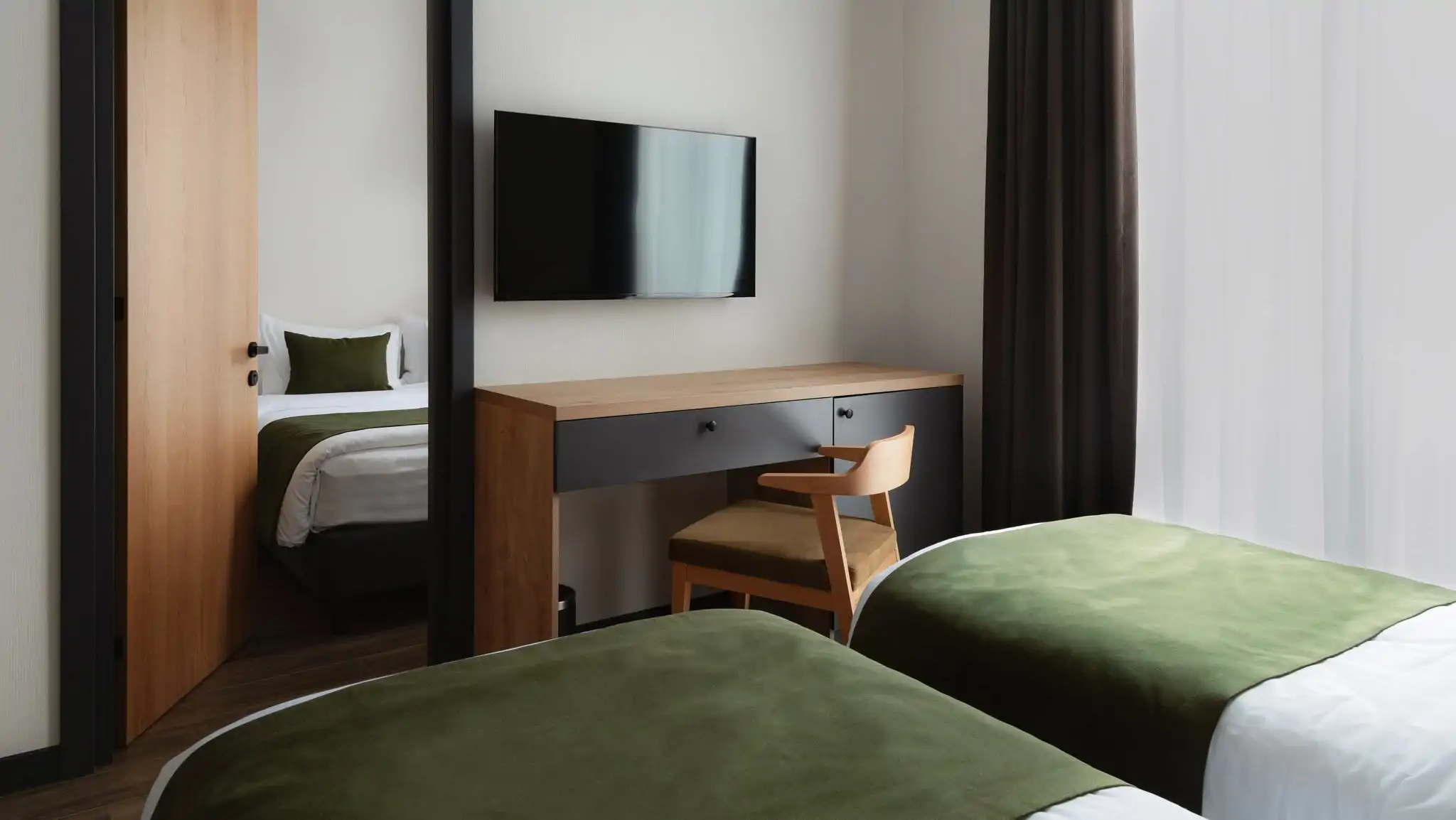 Rooms & Suites
