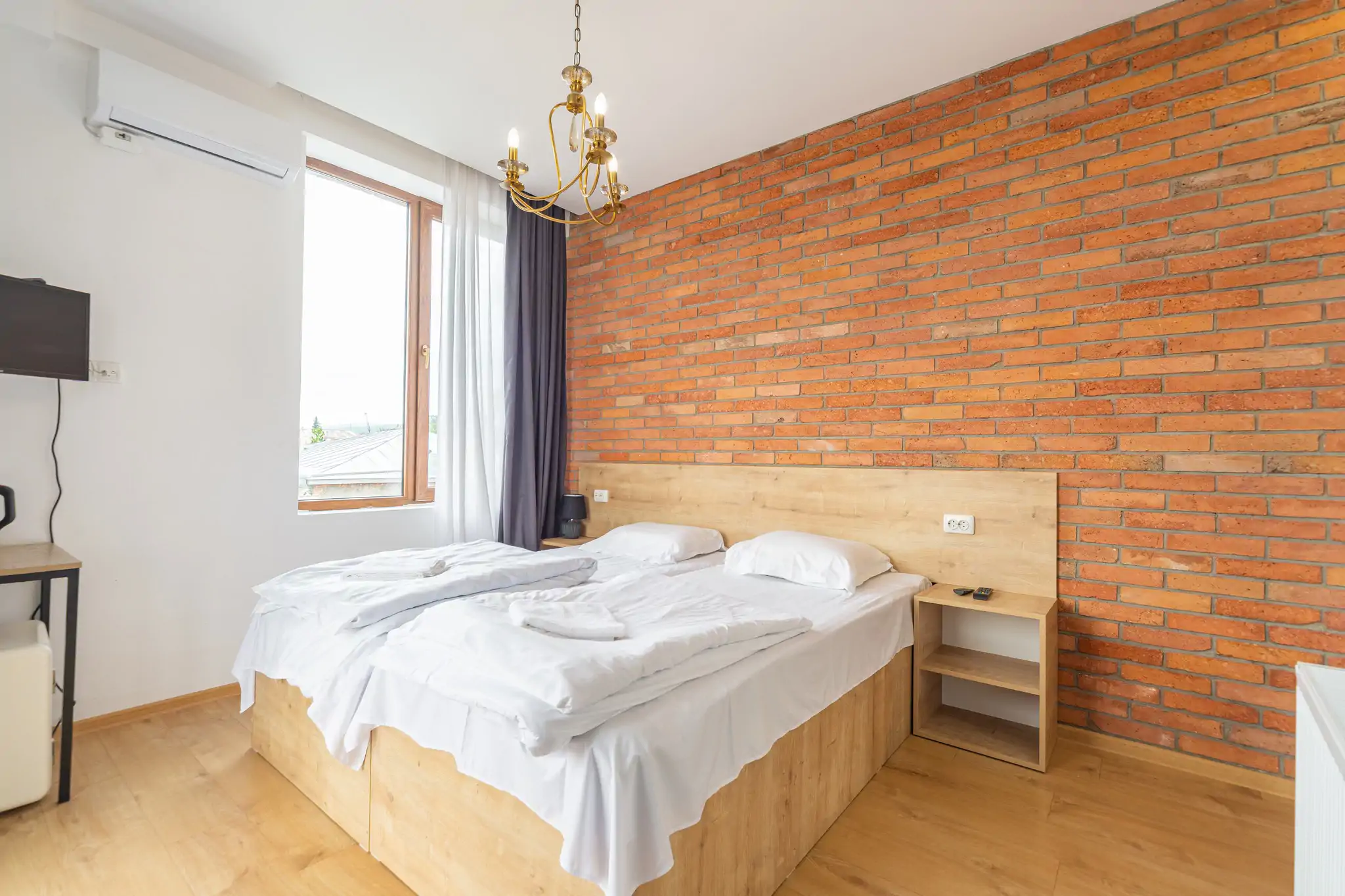 Double or Twin Room with Mountain View