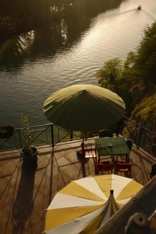 Bar/Restaurant