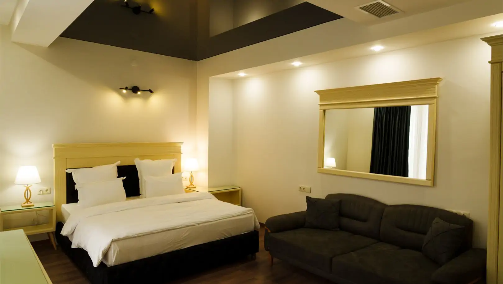 Superior Suite N305