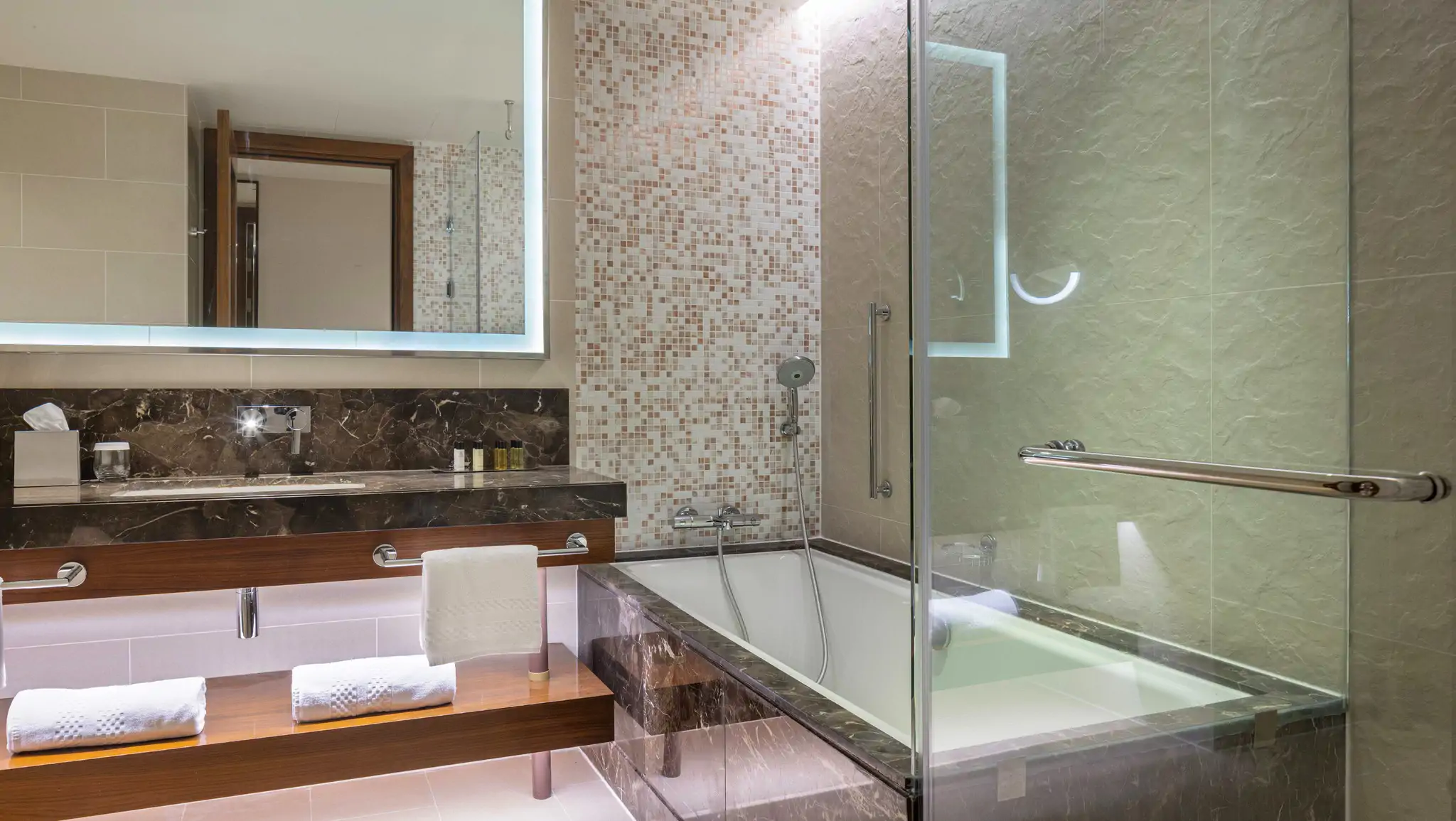 King Executive Room with Balcony and Sea View