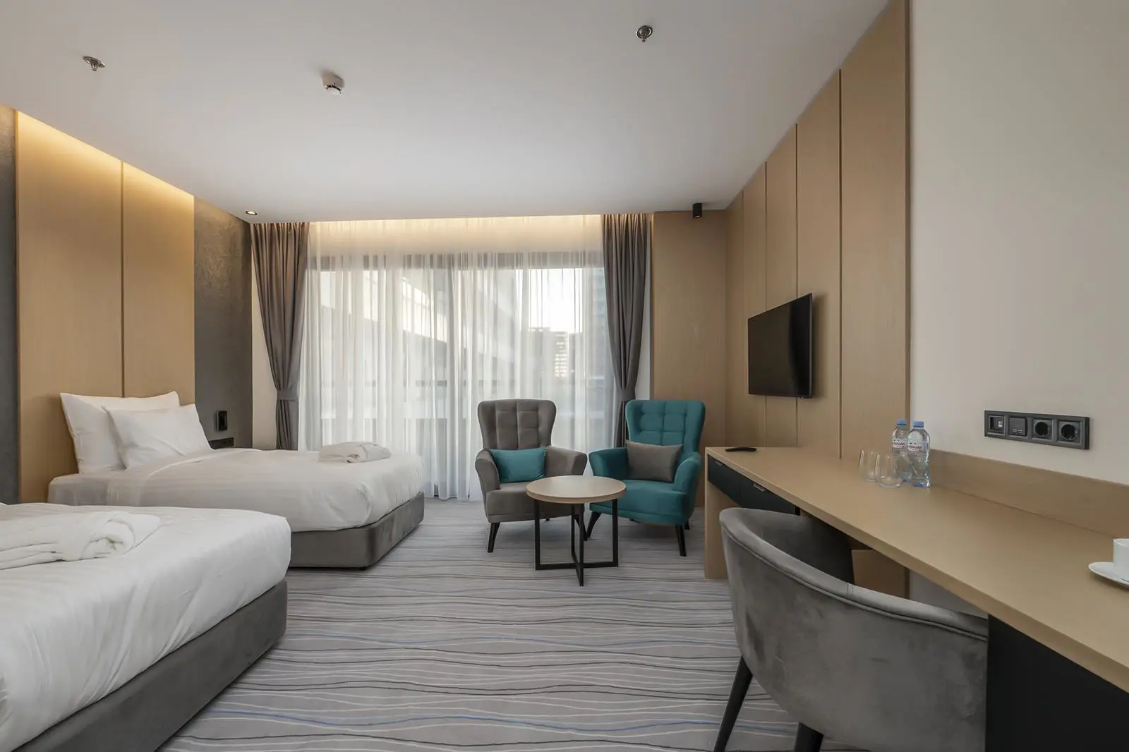 Standard Twin Room with Sea View and Balcony