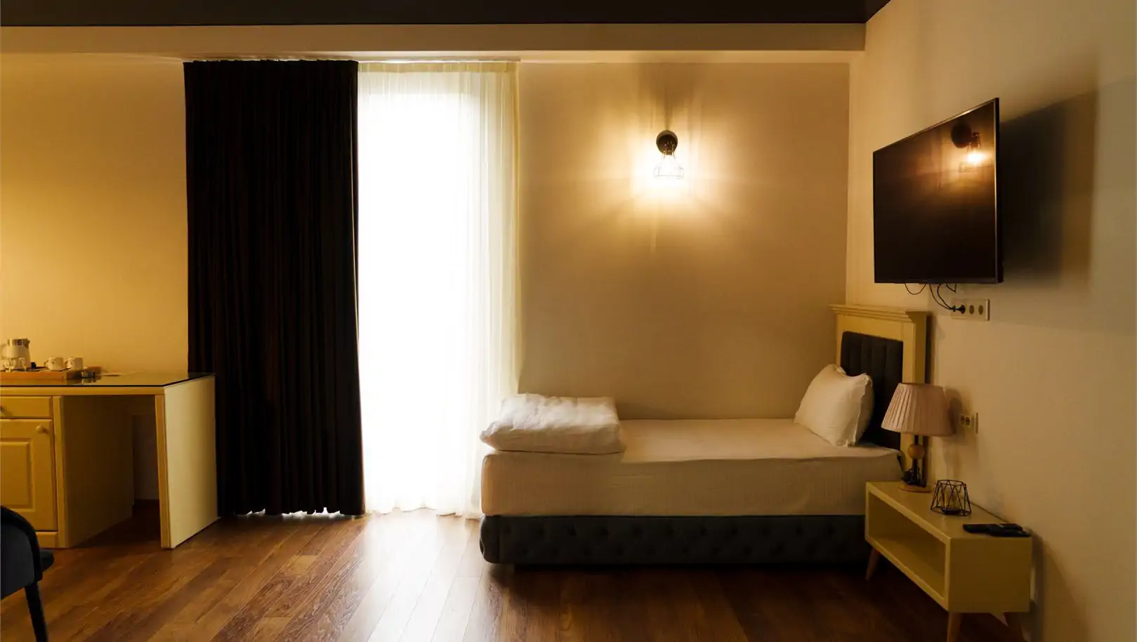 Deluxe Family Suite N301