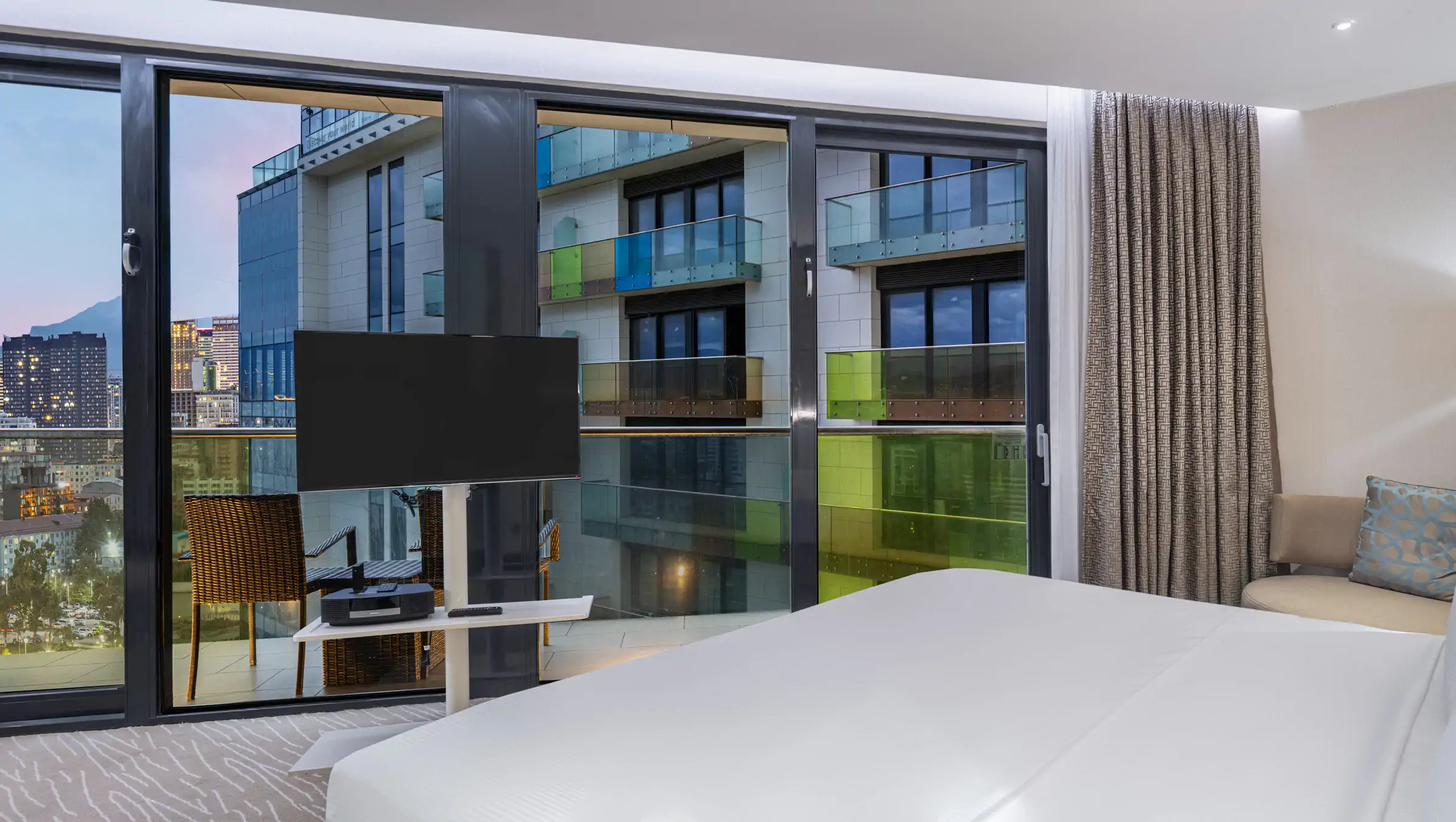 King Guestroom with Balcony and Sea View