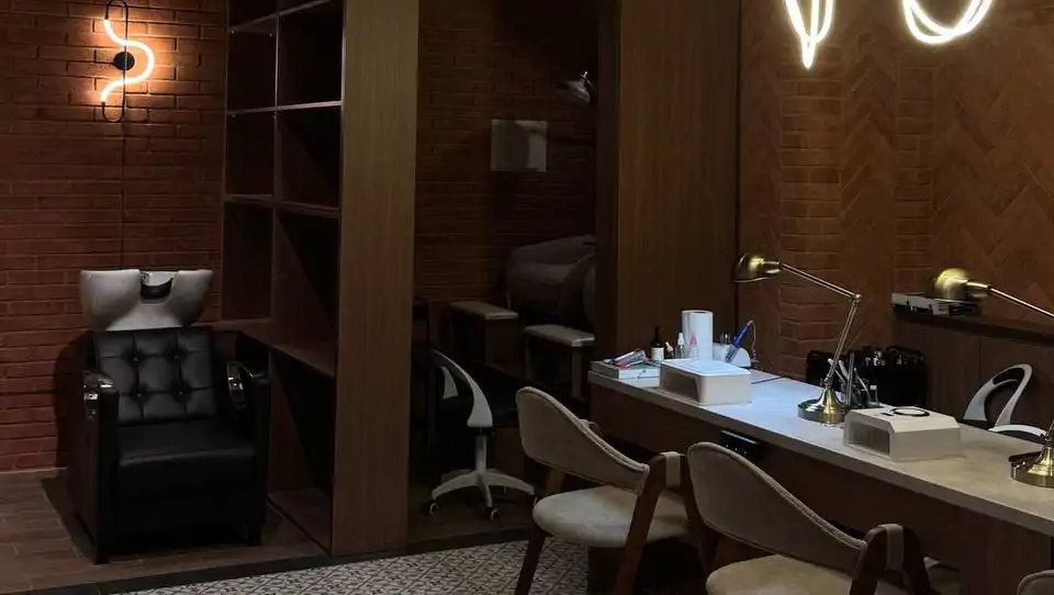 Calligraphy Beauty Salon