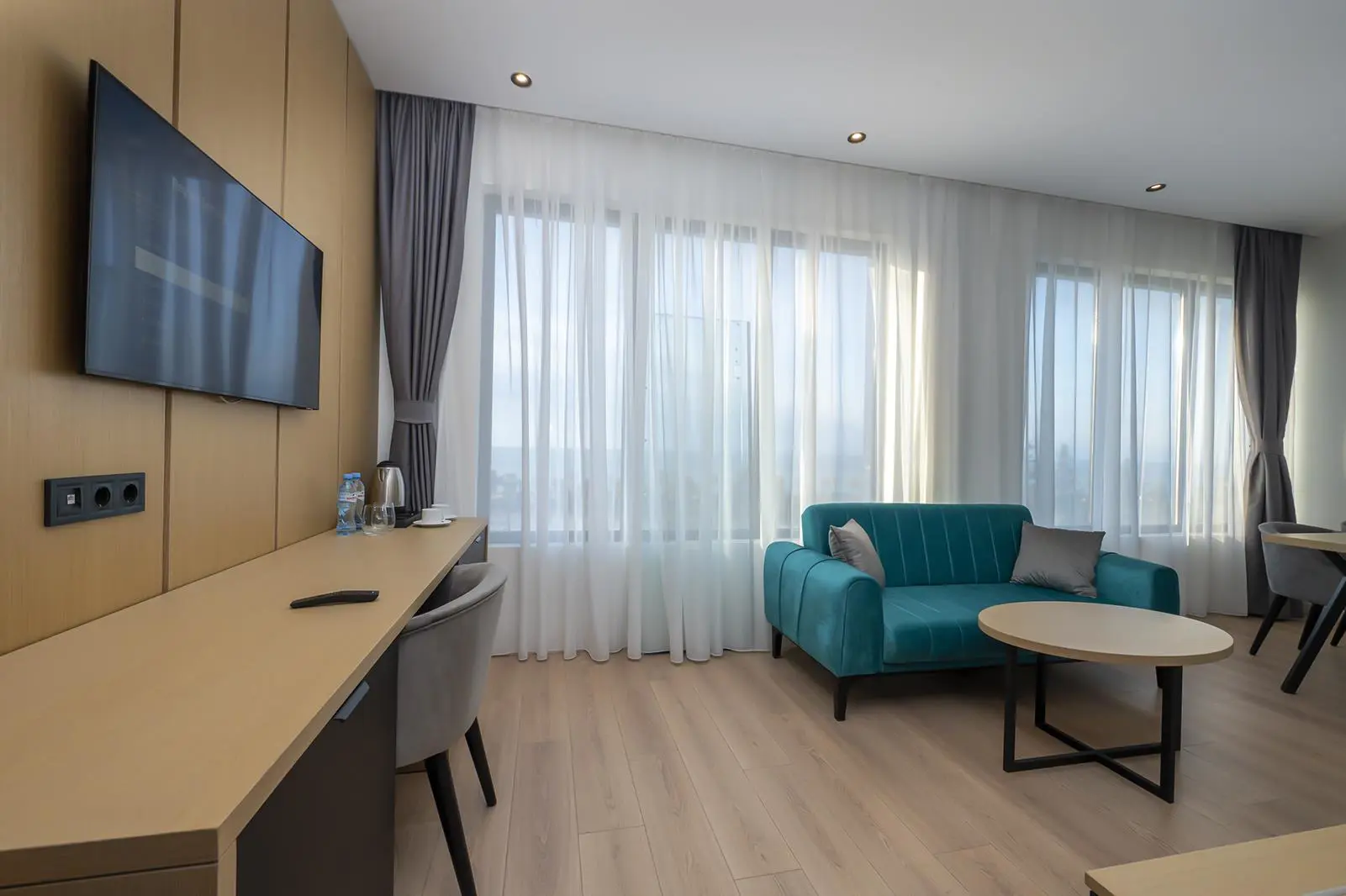 Junior Panorama Suite With Sea View And Balcony
