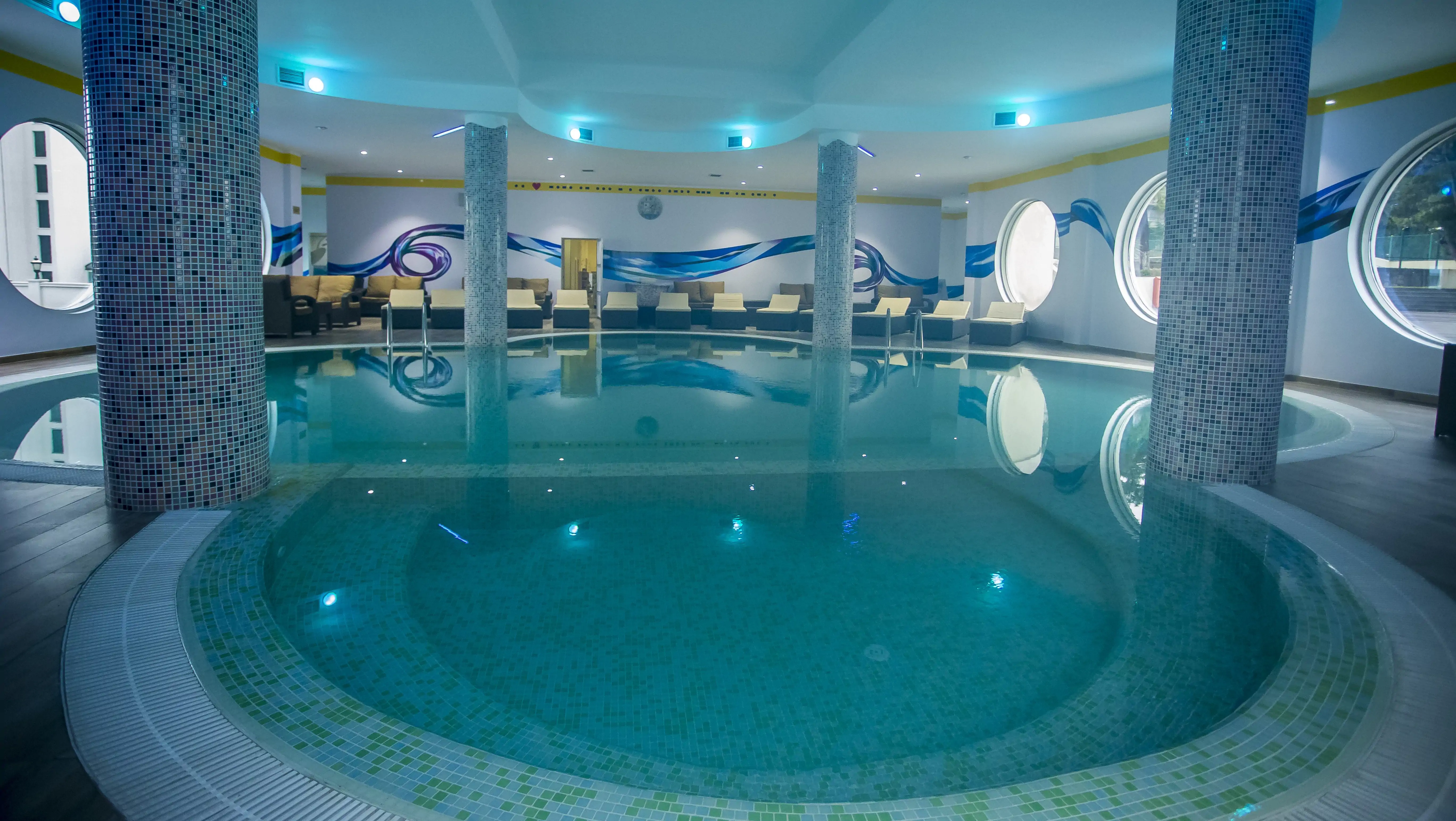Pools & Wellness