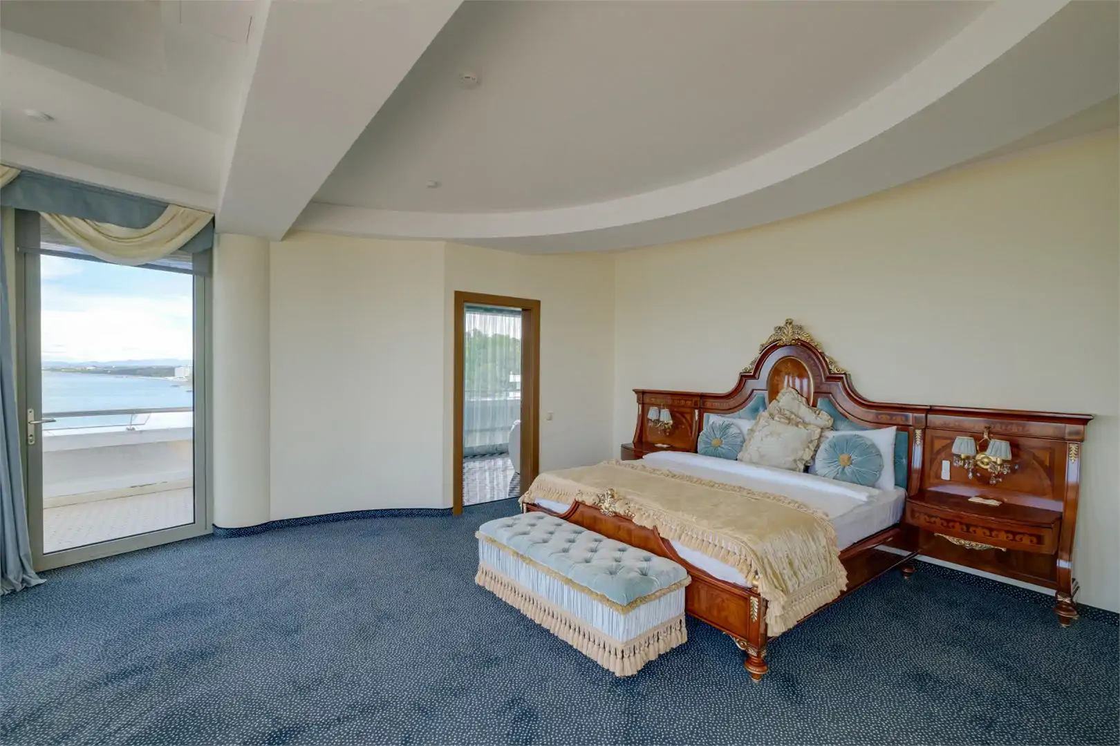 Grand Royal Suite