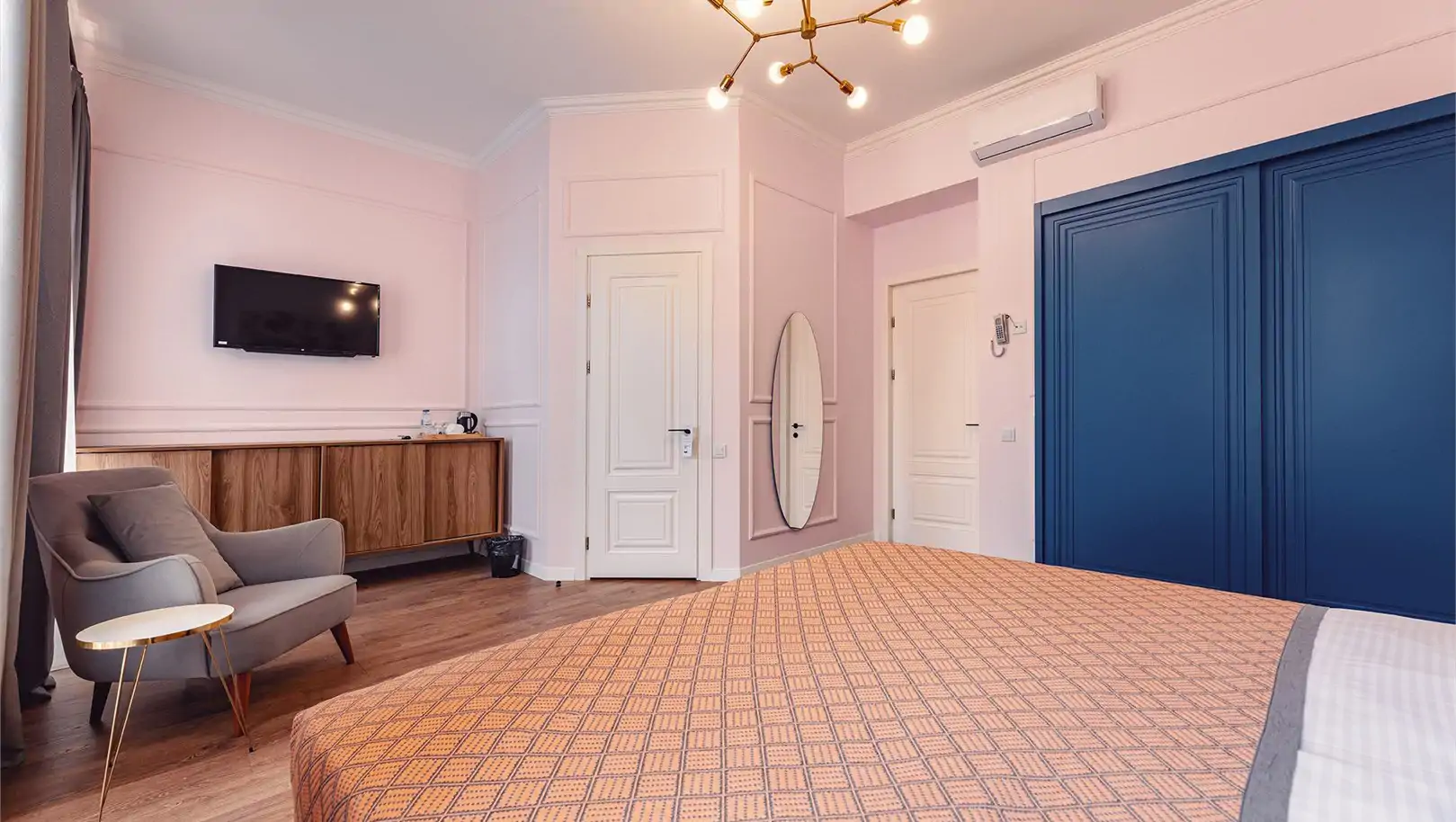 Deluxe Double or Twin Room
