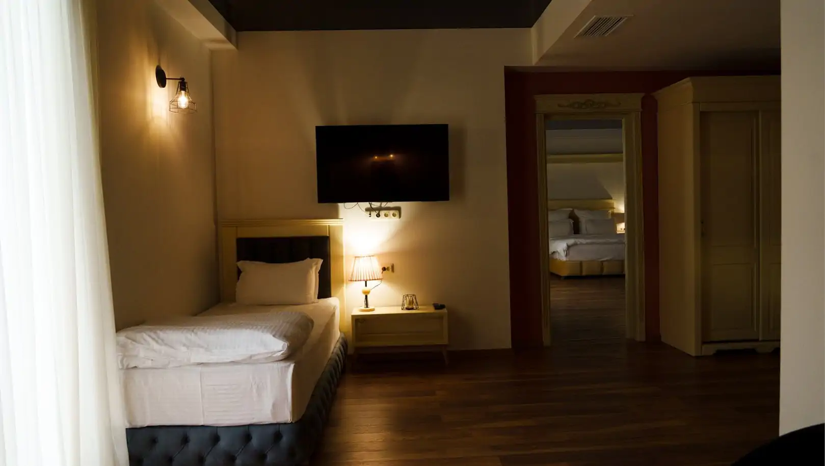 Deluxe Family Suite N301