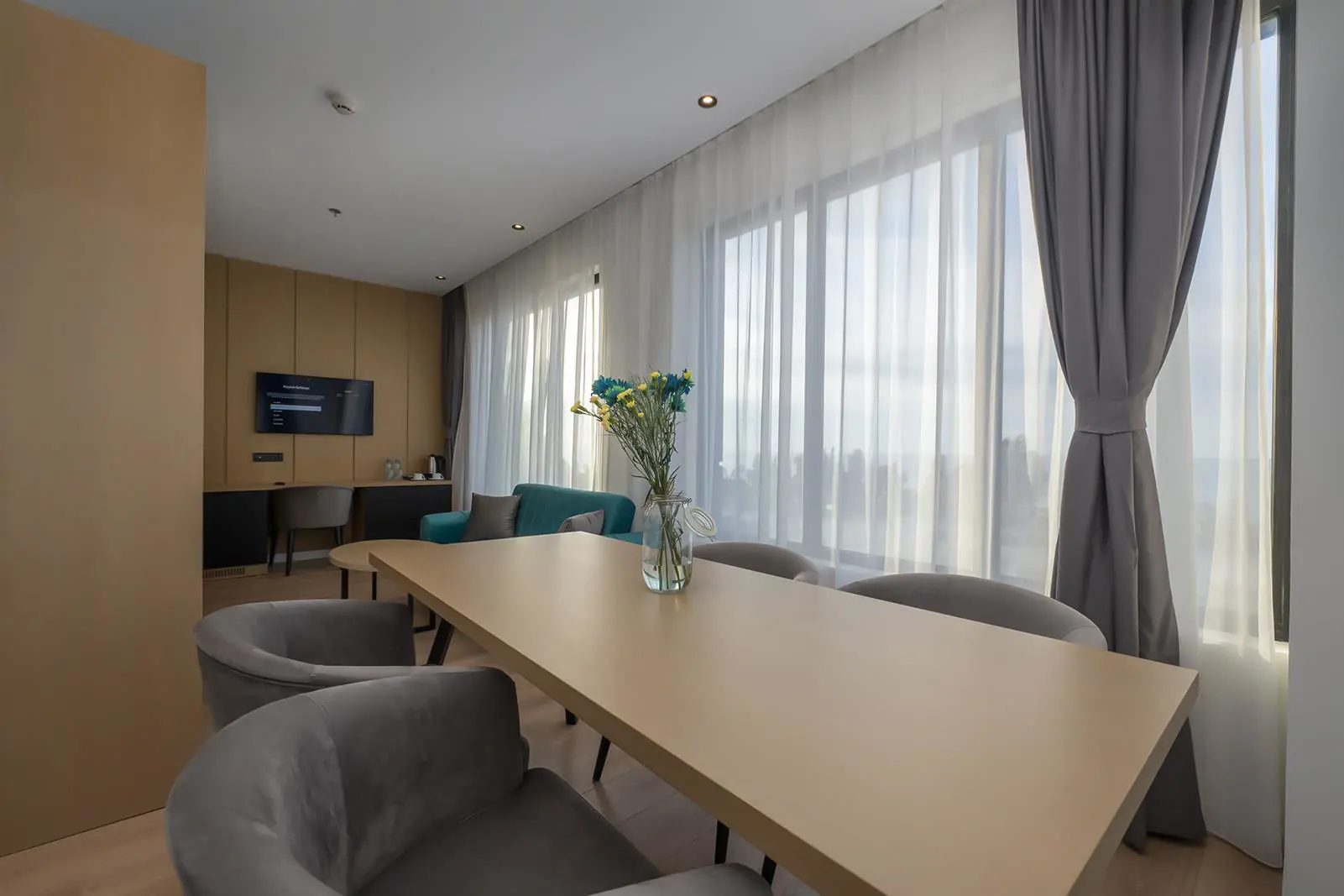 Junior Panorama Suite With Sea View And Balcony
