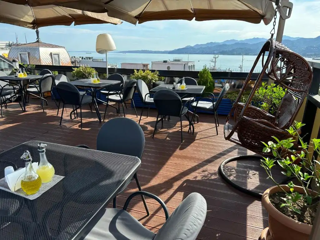 Cozy Café-Bar