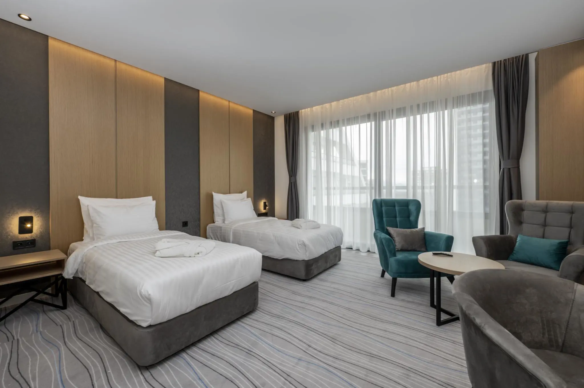Standard Twin Room with Sea View and Balcony