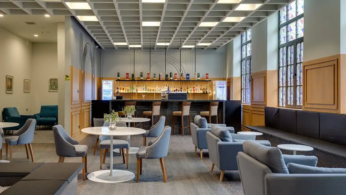 Lounge Bar