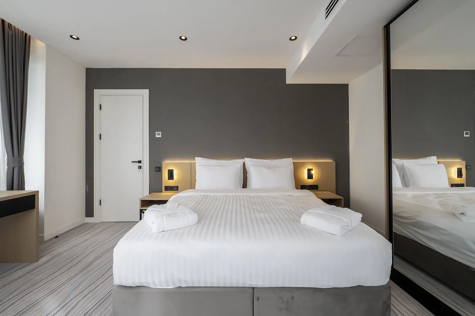 Two Bedroom Deluxe With Sea View And Balcony